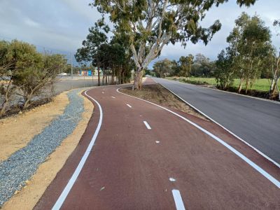 Path along Seaforth Avenue